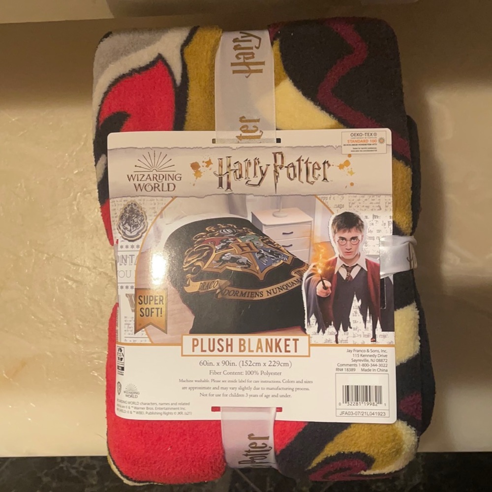 Harry Potter Plush Blanket NWT